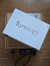 Synology DiskStation DS220j 2-Bay NAS + 2 x 4TB Seagate HDD