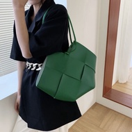 กระเป๋ารุ่น BISCUIT ทั้งหมด 5 สี