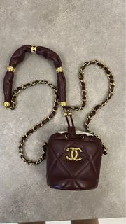 Chanel 19 手提桶包