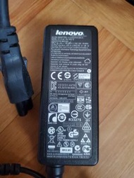 lenovo。聯想。20 V  , 2 A。手提電腦   火牛。普通插頭。