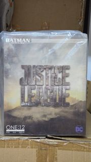 MEZCO BATMAN TACTICAL SUIT