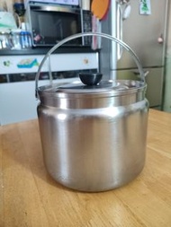 Thermos真空煲內鍋4.5L                          厚料拉絲不鏽鋼耐用易清洗               手挽易提   新淨乾淨                    
