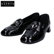 Prada，成色極佳，黑色三角形標誌漆皮樂福鞋，尺寸 39 1/2 [二手]