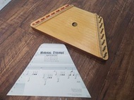 15弦俄製小豎琴｜西德馬琴｜附琴譜｜Made in Russia 經典15弦三角形撥弦樂器，俗稱「西德馬琴」