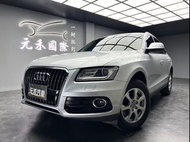 正2014年出廠 Audi Q5 30 TDI quattro 2.0 柴油 極淨銀 渦輪增壓/直列四缸/四輪驅動、進口運動休旅款、全景天窗/電尾門/靈敏且穩定底盤設定，實跑8萬公里保證！