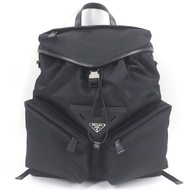 สภาพดีเยี่ยม □ กระเป๋าเป้สะพายไหล่ PRADA รุ่น 2VZ108 โลโก้สามเหลี่ยม ทำจากไนลอน สีดำ พร้อมถุงผ้า ผลิ