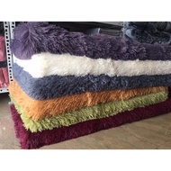 Anti-slip plush carpet