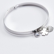 鏤空雕花鑲鑽幸運草墜飾手環l鋯石