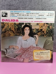 LP แผ่นเสียง Dalida   เป็นนักร้องชื่อดังของฝรั่งเศสเพลงเพราะ  10นิ้ว   Eu New