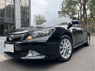 東瀛乖寶寶系列 Toyota 豐田 Camry  Hybrid-Q 新車價格140萬 2014年05月出廠 2014年06月掛牌 黑色 黑色皮椅 定速系統 恆溫空調 電動天窗 後座傾倒 前後駐車雷達 多功能方向盤 里程14萬km 原鈑件 超優質車況 原廠保養記錄齊全 售價：誠售 台北速洽  #台灣加油