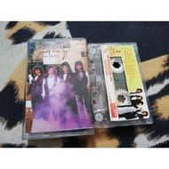 kaset rock sofea boneka pentas