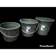 Great gray 2 gallon water bucket