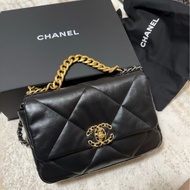 【哥吉拉精品時尚】Chanel 19 bag 黑金 全新離櫃品（誠可議🔪勿擾）