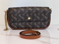 Coach 馬車印花斜背包 ，腋下包