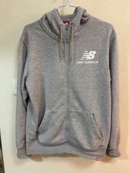 New Balance 灰色Zip up 外套