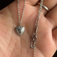 Pre-made necklace set (attached tightly to the chain) made of 925 silver and tiffan brand... chain l