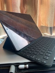 iPad keyboard case (stock) (not working)