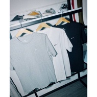 Nike sportswear mini logo tee t-shirt