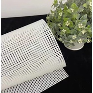 Benang Kait Beg 86 Helo Plastic Canvas Mesh Jaring Hole 4mm  Plastik Canvas Plastic Local  DIY 网格底板 