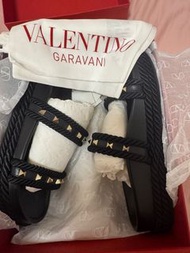 Valentino Garavani 黑色鉚釘涼鞋
