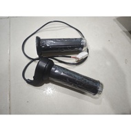 Tay ga yadea x5-Hàng chuẩn wuxing( chống nướcchất lượng)dùng được cho tất cả các dòng xe điện