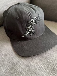 Agnes b. 黑色恐龍仔cap帽