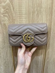 Gucci 藕粉色mini marmont鍊包