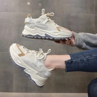 Terbaru Sepatu Sneakers Fashion Wanita Korean Jungkok