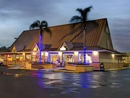 旅屋-近布希花園 (Travelodge Near Busch Gardens)
