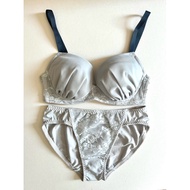 Wacoal B70 Underwire Bra + Underwear Waist 26 New Cut Off The Label