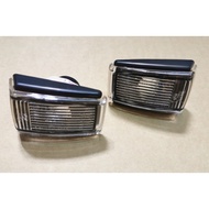 VOLVO 240 / 740 / 940 / S40 / S70 / 850 1984 YEAR FENDER SIGNAL LIGHT LAMP/ SIDE MARKER LAMP/ MUDGUA