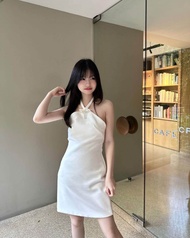 Barbie - White 🫶🏻🌸💕💘🌷🎀 ชุดเดรสคล้องคอ มีเข็มกรัดเพรชสวยมากค่ะ🎀✨ BB-WHITE