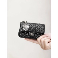 Cost-Effective High-Quality Soft Sheep Leather Cross-Body Bag with Retro Glossy Gold Hardware & Larg