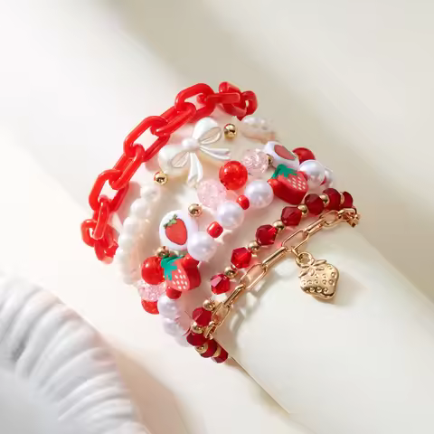 6pcs/set Sweet Cute Strawberry Pendant Bracelet for Women Elegant Soft Clay Imitation Pearl Bracelet
