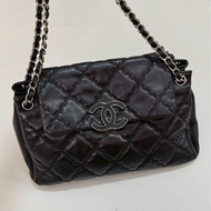 Chanel黑銀琺瑯扣機場包