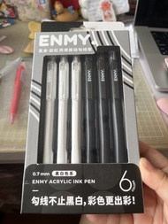 Enmy 彩虹丙烯筆 acrylic black and white ink pen