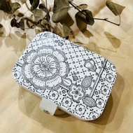 隨身首飾盒 黑與白 飾品盒 收納盒 耳墜 攜帶盒 項鍊 戒指 手環