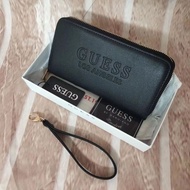 GUESS กระเป๋าสตางค์มีซิป กระเป๋าสตางค์สุภาพสตรี ใบยาว กระเป๋าเงิน ลายการ์ตูน