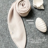 OLD SCHOOL PARIS SQUARE VARISHA OLD SCHOOL PARIS HIJAB VARISHA OLD SCHOOL PARIS/