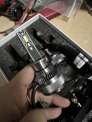 F8 หลอดไฟหน้า LED ไฟ LED 6000K รุ่น F8 แสงสีขาว ขั้ว H1 H3 H4 H7 H8/H9/H11 9006/HB4 9005/HB3 80000LM