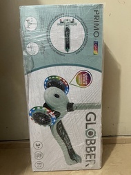 Globber Primo Lights 三輪可調節兒童滑板車