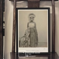 Bali Vintage Traditional Dress - PREMIUM POSTER + Fiber Frame 42x60cm