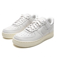 รองเท้าผ้าใบหญิง Air Force 1 DR9503-100