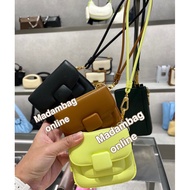 CHARLES & KEITH Koa Card Holder There Is A Hand Strap.