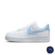 [ของแท้ ส่งฟรี PRE-ORDER] NIKE AIR FORCE 1 '07 ESS TREND [100WHT/UNVBLU] 22.5cm