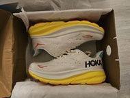 hoka one Clifton 8