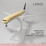 REPLIKA Diecast Saudi Arabian Airplane HZ-AKD Airlines Airplane Diecast Middle Eastern Map Saudi Ara
