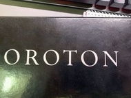 Oroton woman wallet!