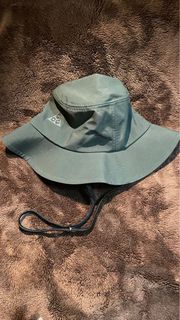 Brand new with tag Nike ACG Bucket Hat fisherman cap smoke grey 成人 男女合用 漁夫帽 登山帽 煙黑灰色 M/L