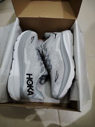 Hoka Clifton 9 全新